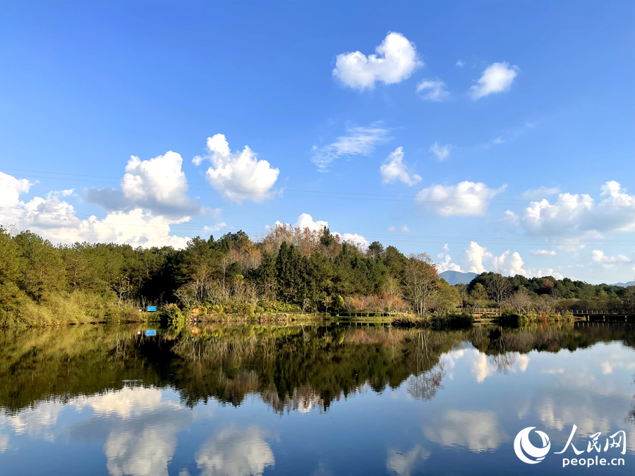 <b>“火焰山”变“花果山”</b>